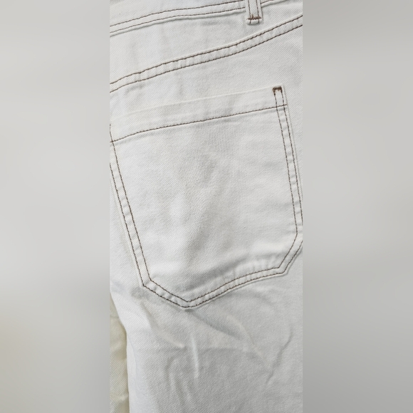 Future Collective Women's High Rise Straight Leg Raw Hem Cream Jeans Size 14 NWT - Picture 8 of 16